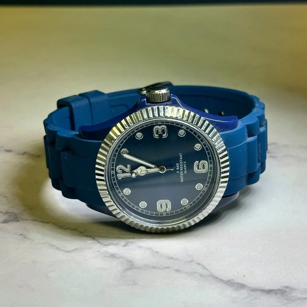 Sempre Watch Men Silver Tone Blue Silicone Band Fluted Bezel New Battery 9.5